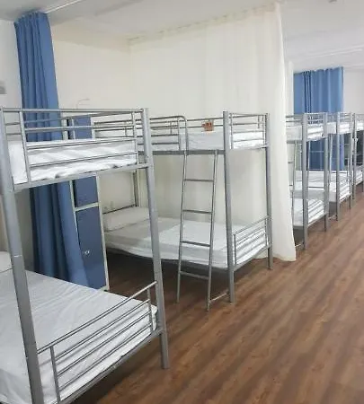 Turistico La Peregrina بيت شباب اوفيدو