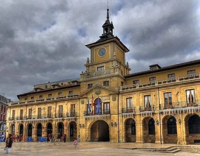 Hostal Turistico La Peregrina *